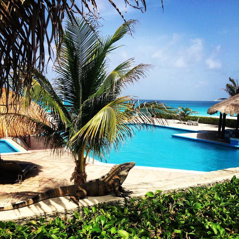 Cancun Beach Aparthotel Brisas Exterior photo