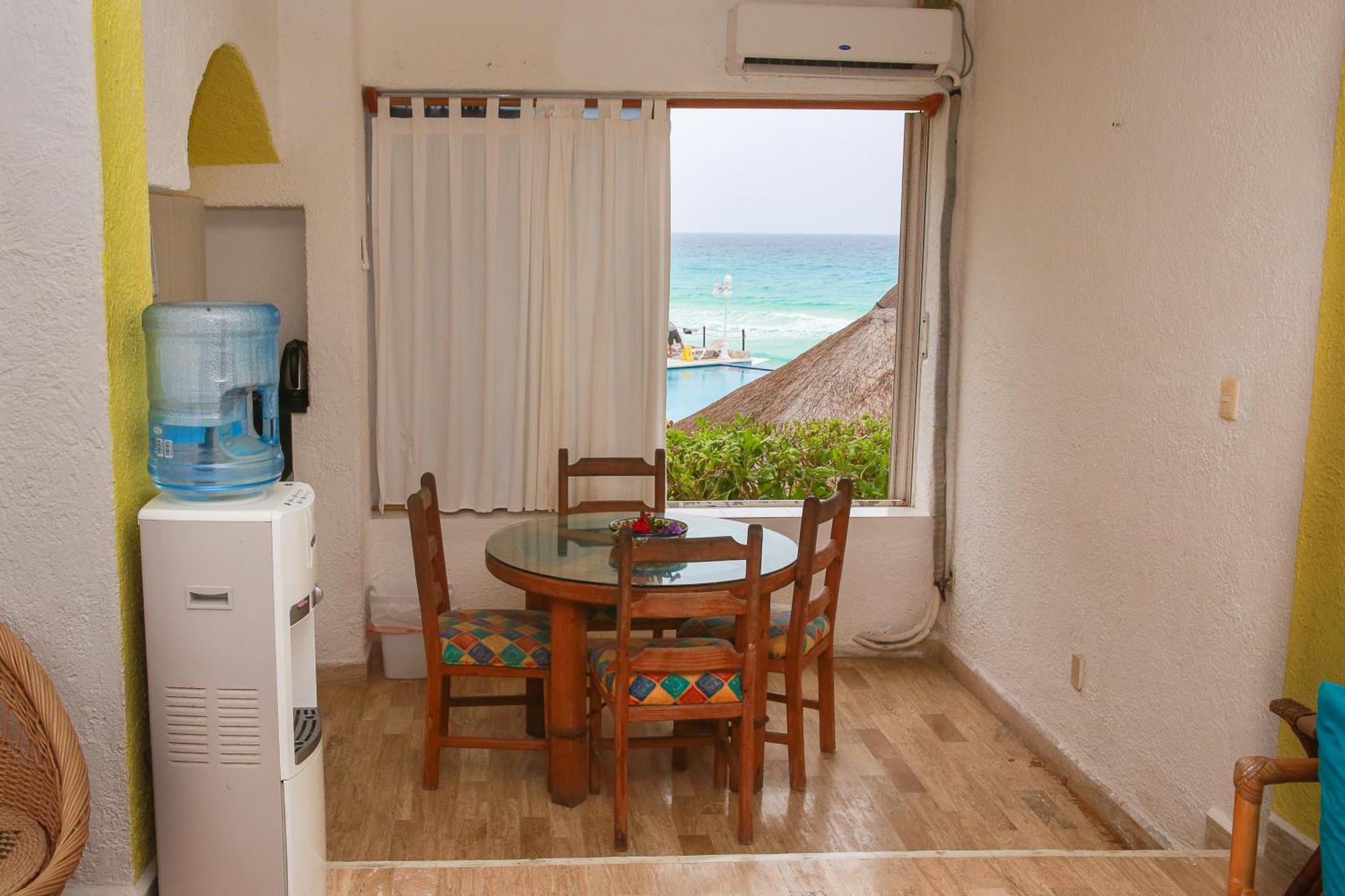 Cancun Beach Aparthotel Brisas Exterior photo
