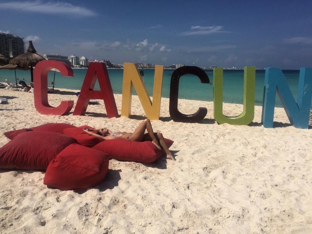 Cancun Beach Aparthotel Brisas Exterior photo